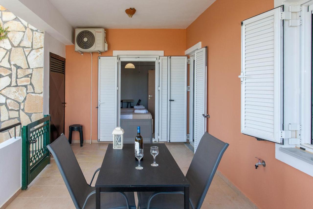 Hillside Seaview Apartment *