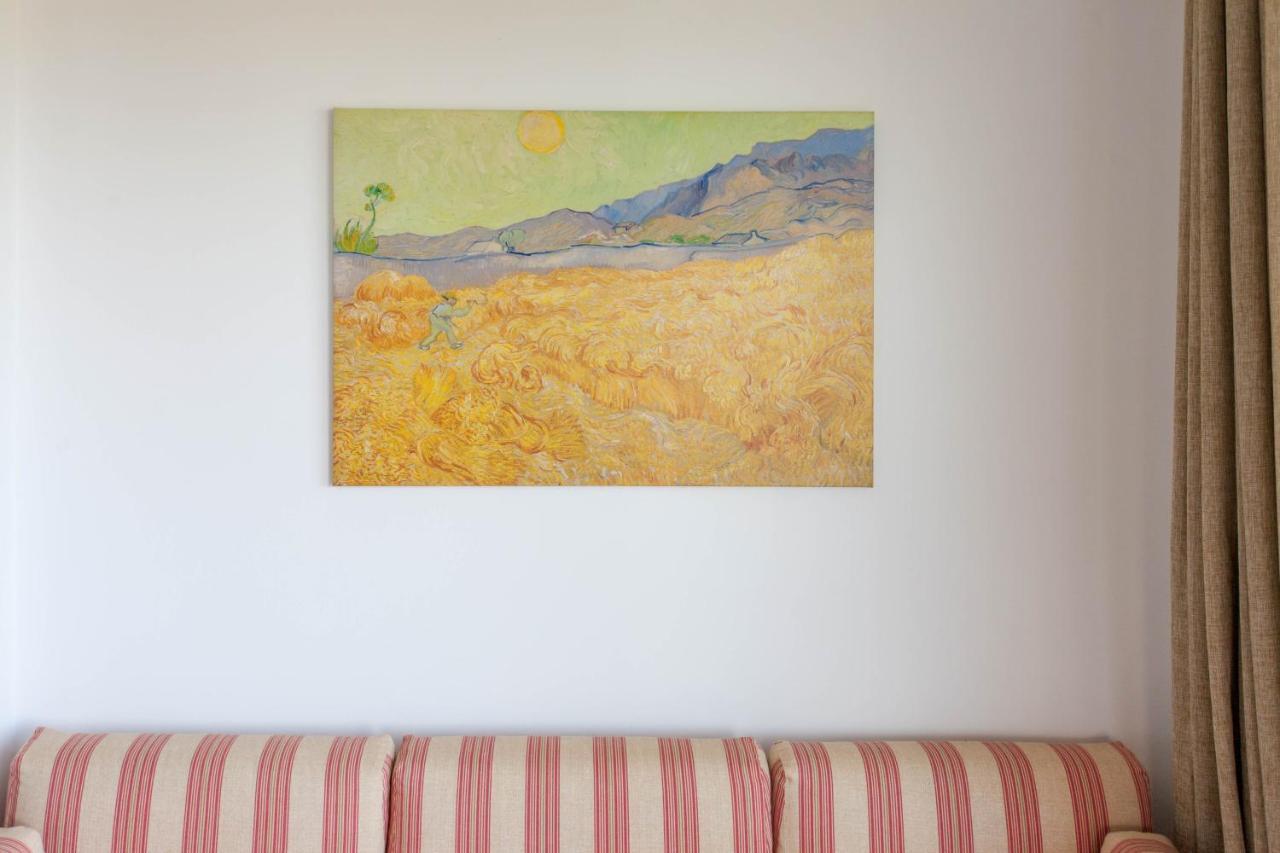 Hillside Seaview